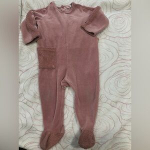 Velour footie 9/12m play condition